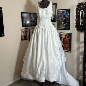 Private Label by G Satin Wedding Dress Vintage Size 12 (fits like an 8)